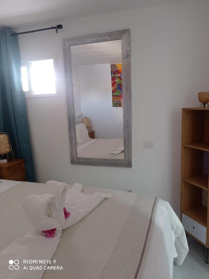 Isabel Del Mar Apartment San Bartolomé Екстериор снимка
